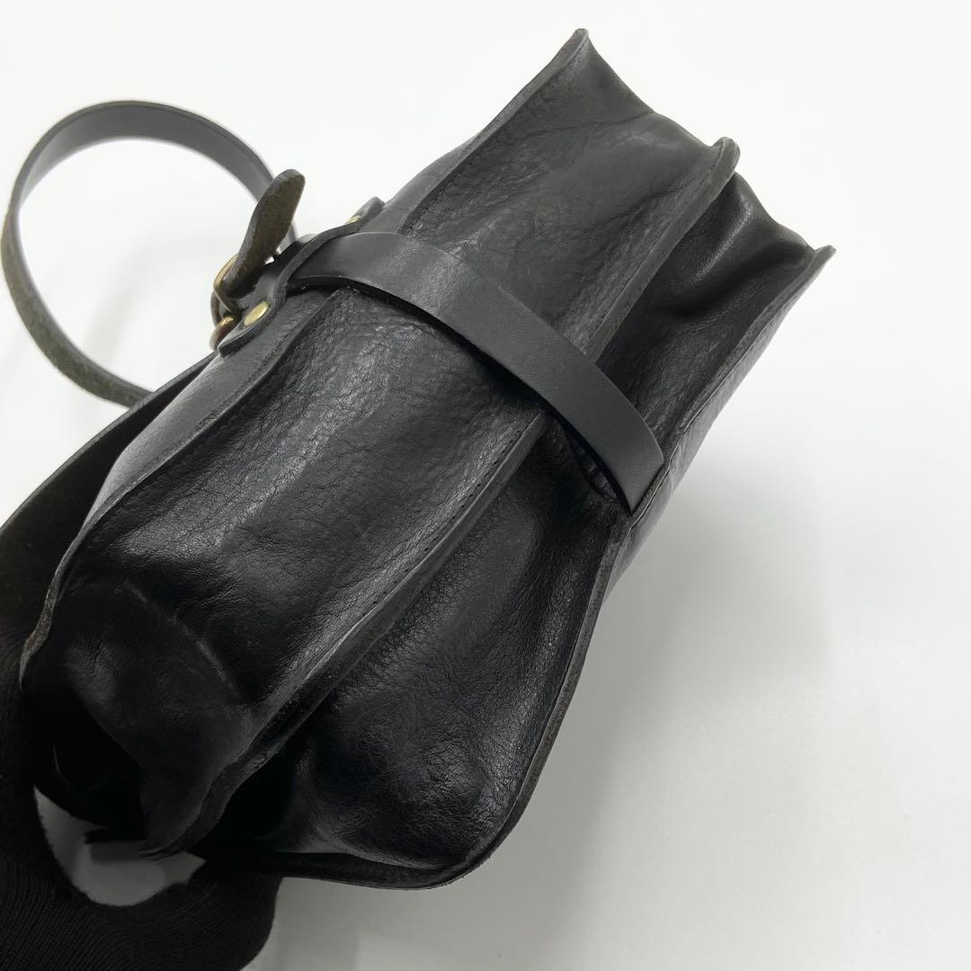 イルビゾンテ ショルダーバッグ フラップ ロゴ刻印 オールレザー