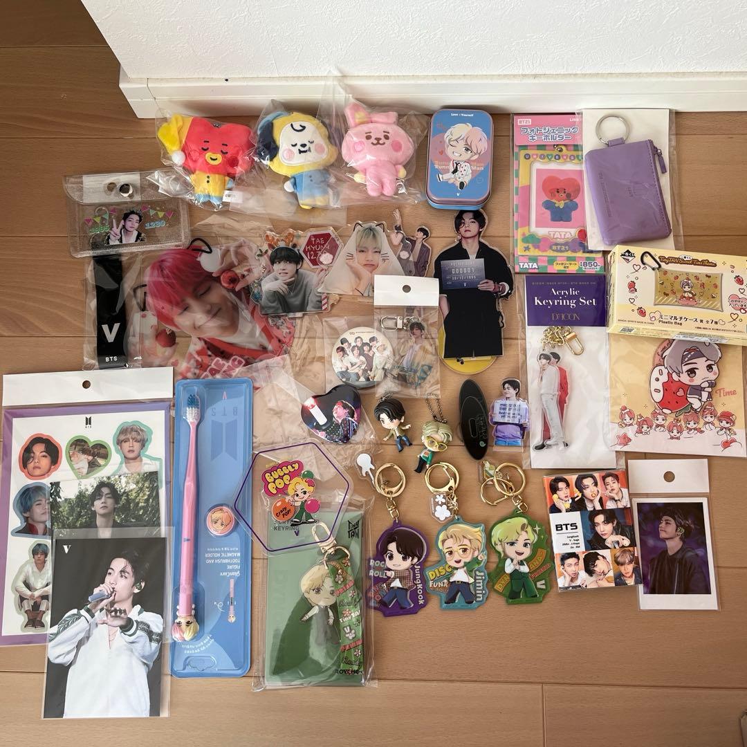 BTSグッズまとめ売り - メルカリ