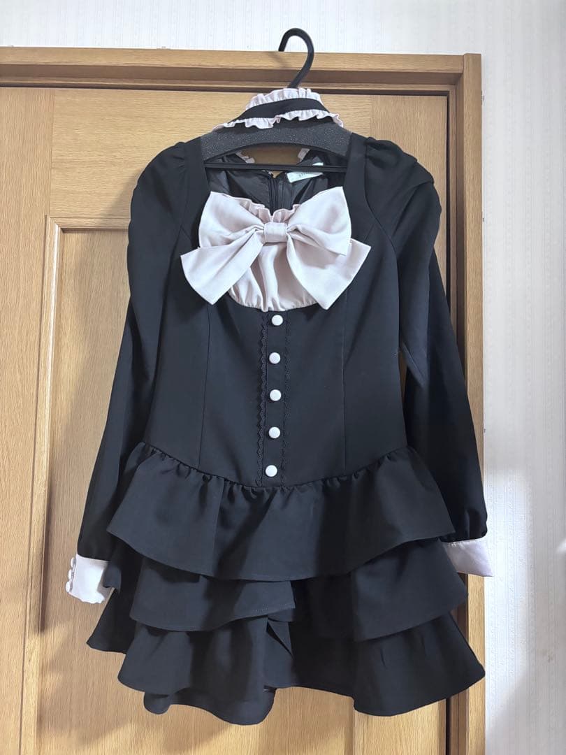 pium フロントリボンチョーカーティアードミニワンピ - メルカリ