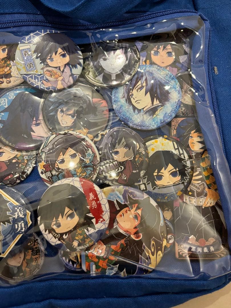 冨岡義勇 痛バック 缶バッチ - メルカリ