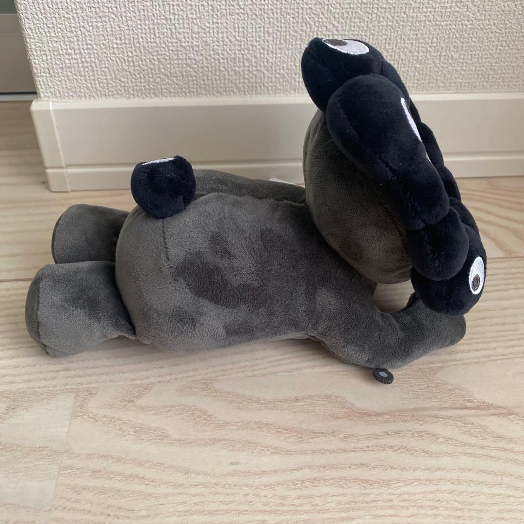 大阪関西万博2025黒ミャクミャク 這型 ぬいぐるみ S 寝そべり - メルカリ