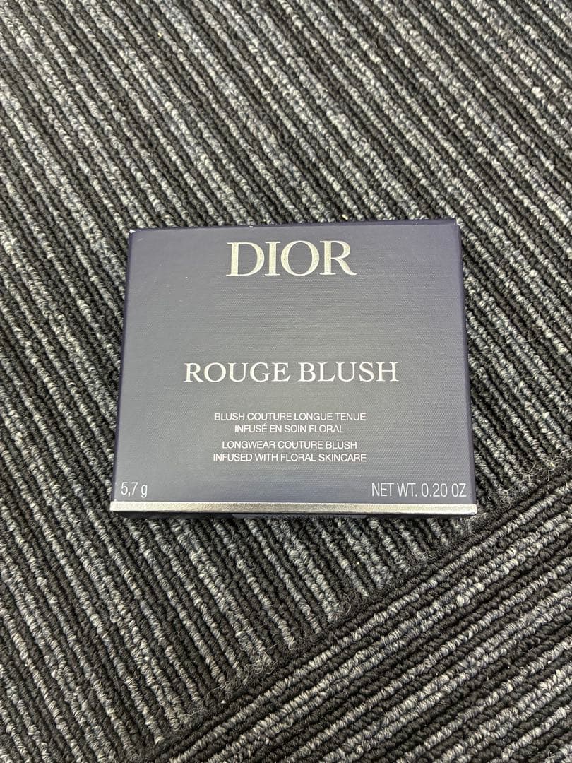 新品未使用　ディオールスキン　ルージュ　ブラッシュ　トリンオフサテン388 限定 限定パウダーチーク】ディオールスキン ルージュ ブラッシュ｜Diorの