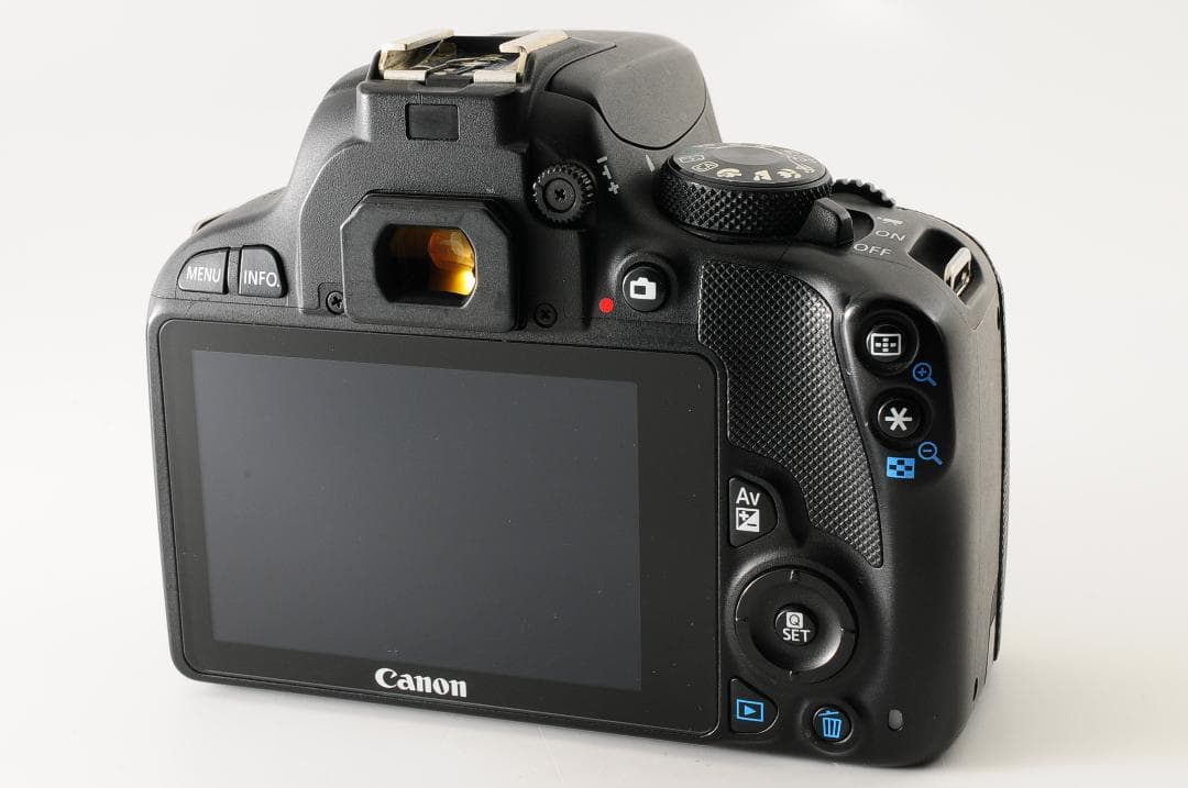 デジタルカメラ Canon EOS kiss X7 18-55mm F3.5-5.6 IS