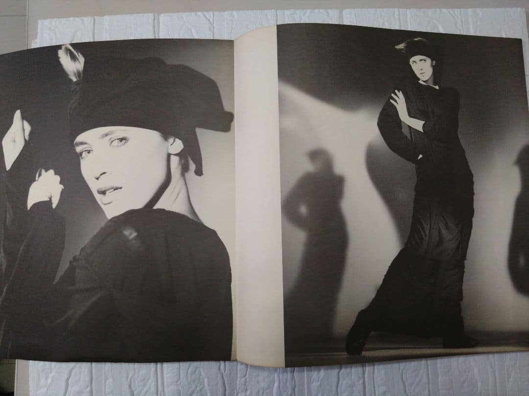 MIT様専用 COMME des GARÇONS アートブック 2冊セット - メルカリ