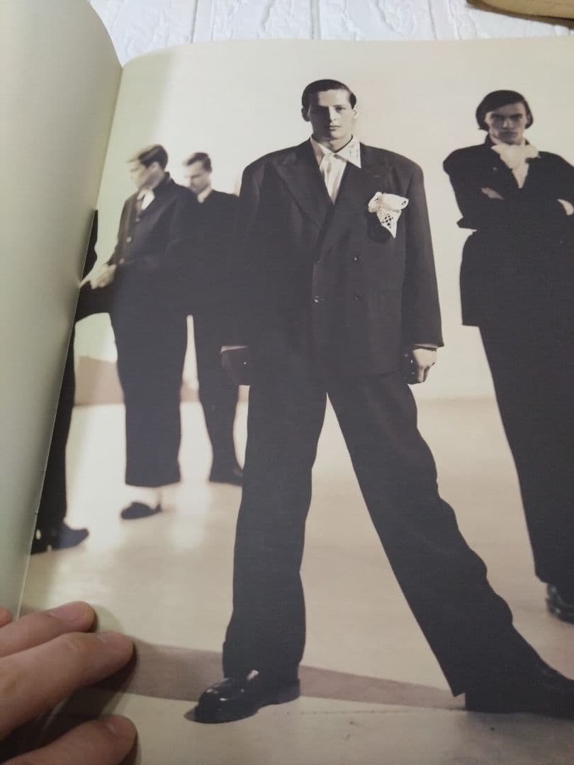 MIT様専用 COMME des GARÇONS アートブック 2冊セット - メルカリ