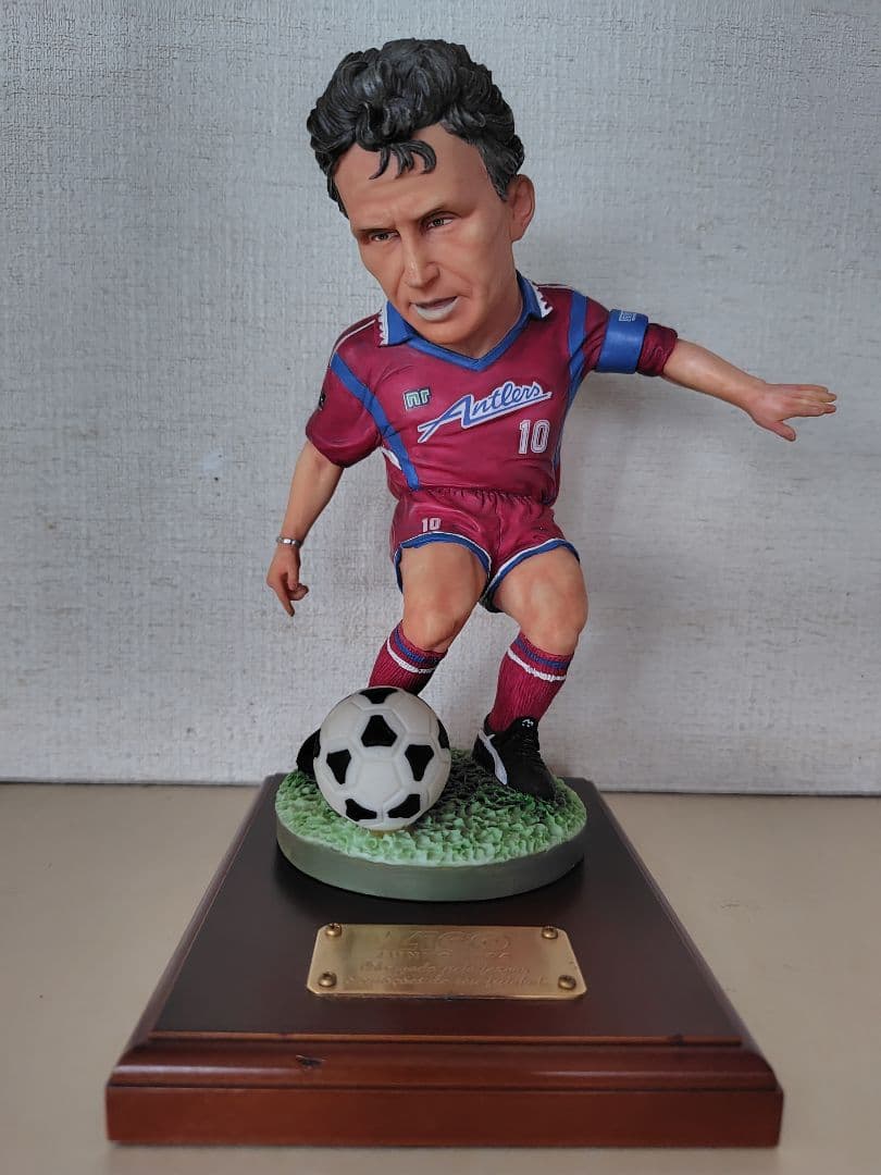 Zico フィギュア 1994年製 背番号10　左手部分に色落有 メモラビリア】ジーコ 直筆サイン入りサッカーユニフォーム(ブラジル