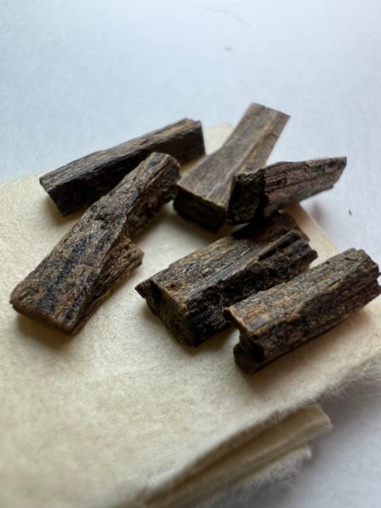 古渡命銘木 名香　中院通村公御銘　羅国　銘【郭公】0.500g 香木/沈香/伽羅