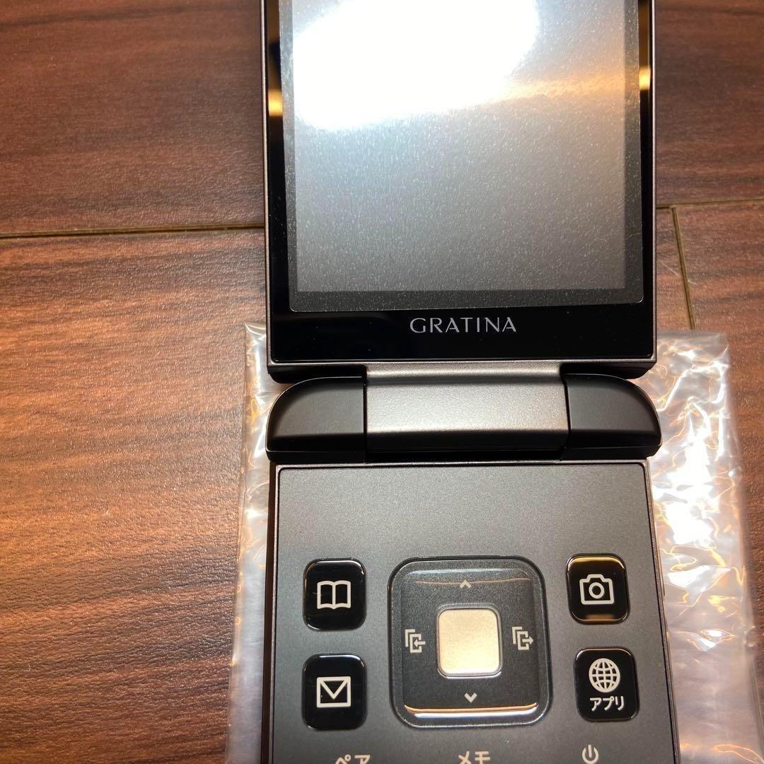 GRATINA グラティーナ KYF39SKA ガラケー ほぼ新品 3848 - メルカリ
