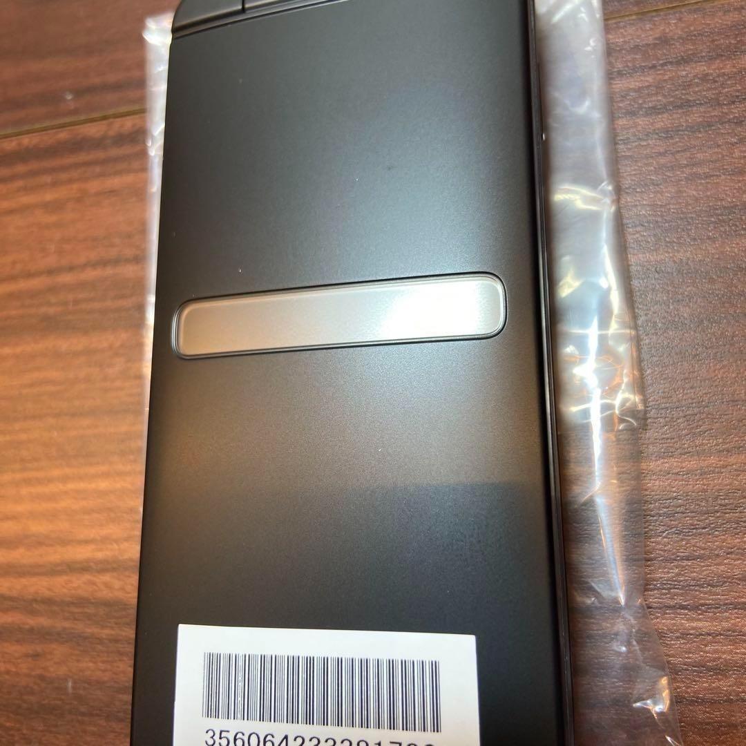 GRATINA グラティーナ KYF39SKA ガラケー ほぼ新品 3848 - メルカリ