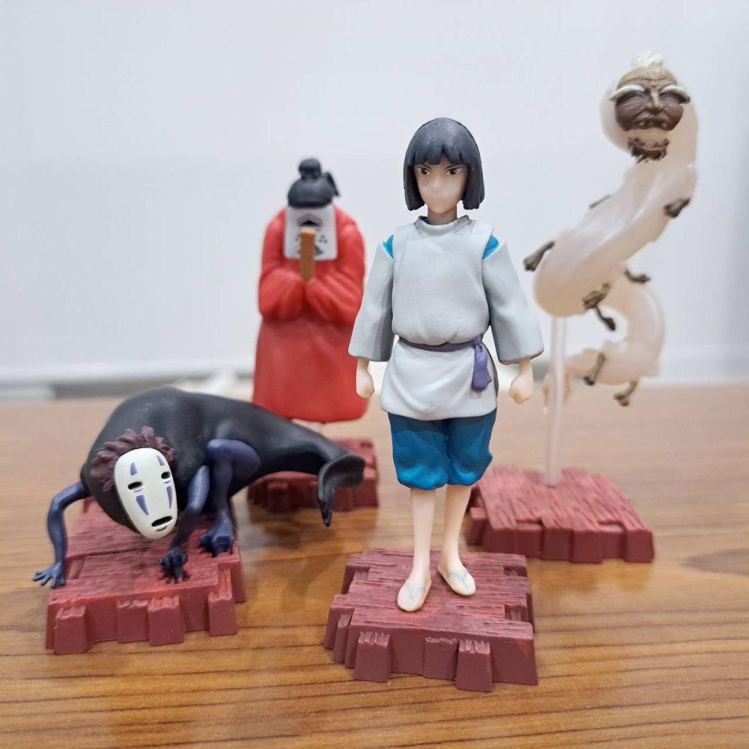 新品！スタジオ ジブリ【千と千尋の神隠し】 フィギュア4点セット