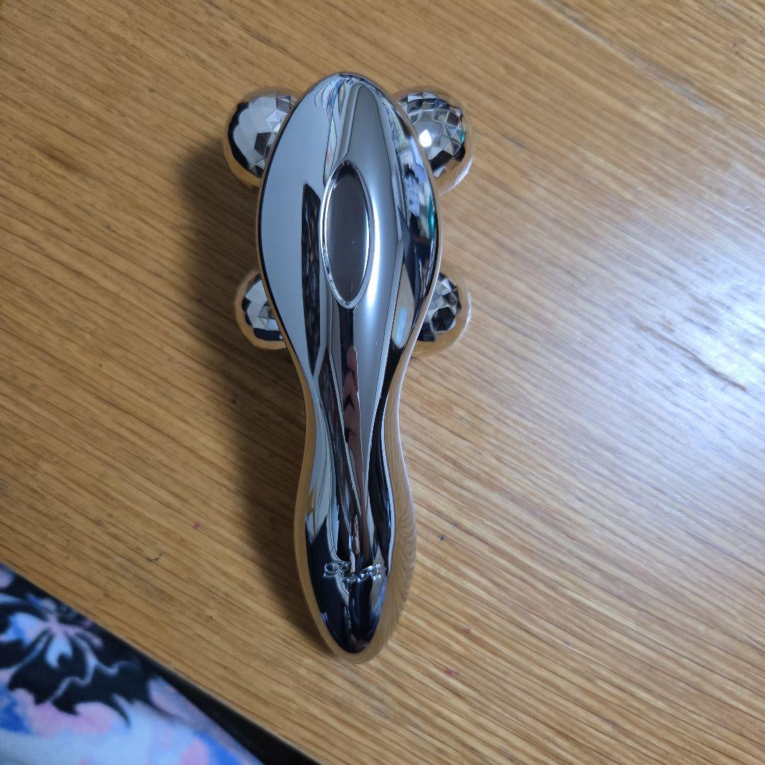 ReFa 美顔ローラー 専用ポーチ付き - メルカリ