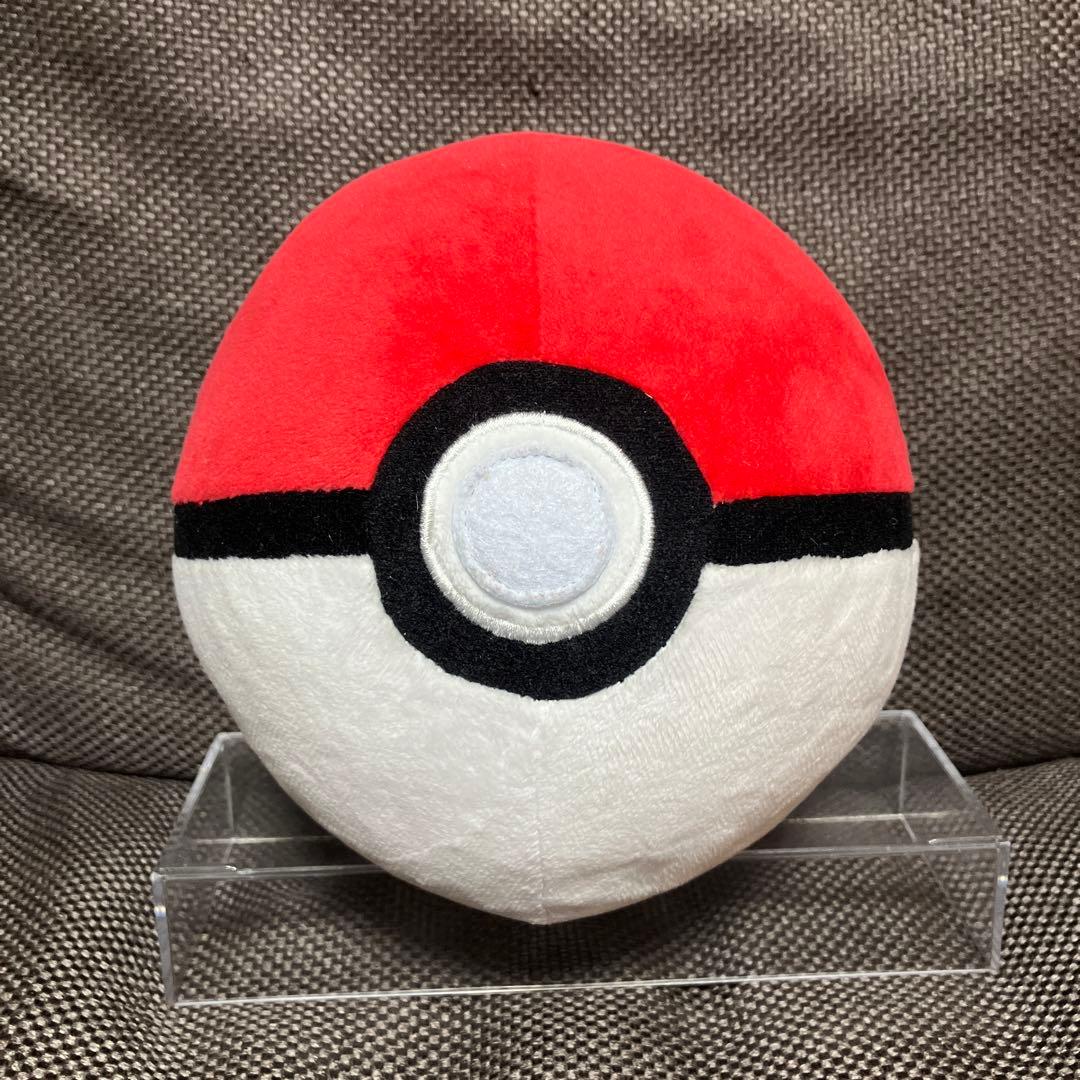 ポケモンセンター限定】モンスターボール ぬいぐるみ - メルカリ