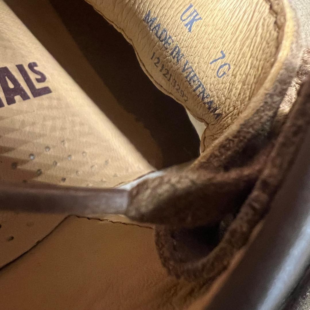 〇T上1042 未使用 クラークス ワラビー ナタリー 25.5 スエード - メルカリ