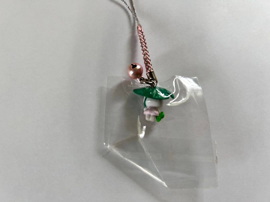 2005年 ハローキティ 根付け 雨のなごみ カエル 葉っぱ 傘 緑 - メルカリ