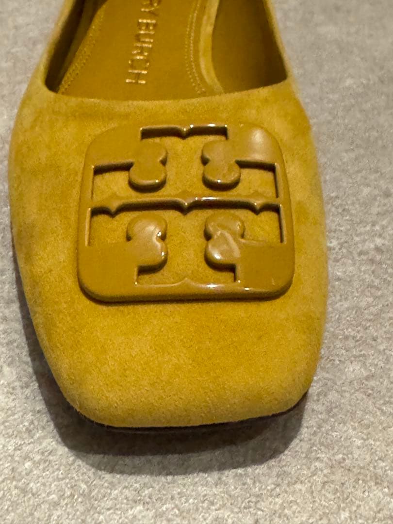 Tory Burch 23.5cm フラットシューズ スエード 黄色 ロゴ