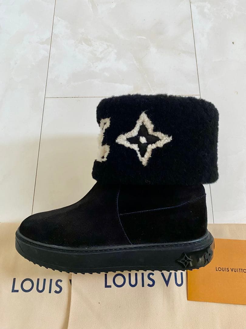 23年製 ルイヴィトン スノードロップ ムートン ショート ブーツ 24.5cm