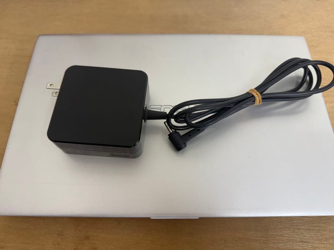 早い者勝ち】ASUS VivoBook S13 - メルカリ