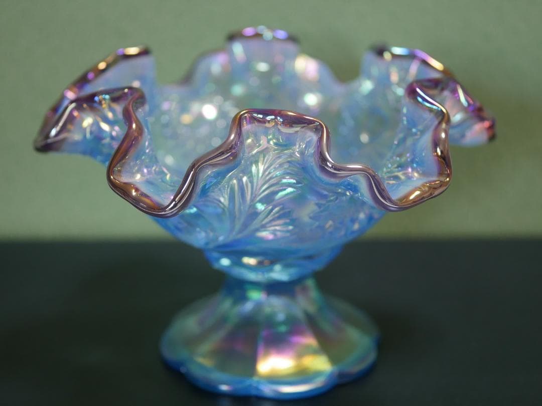 <HKさま専用＞フェントン ブルーイリデセントグラス・プラムクレスト コンポート HKさま専用＞フェントン ブルーイリデセントグラス・プラムクレスト