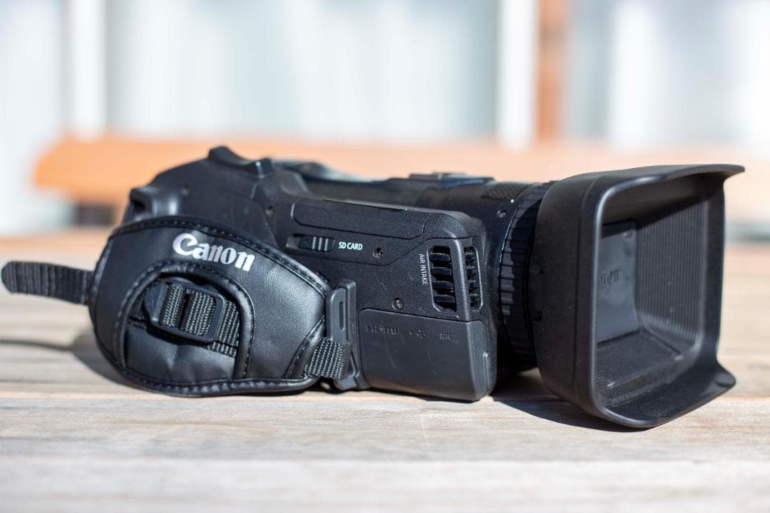 Canon iVIS GX10 使用時間30時間未満 4K60P おまけ付きの通販はau PAY