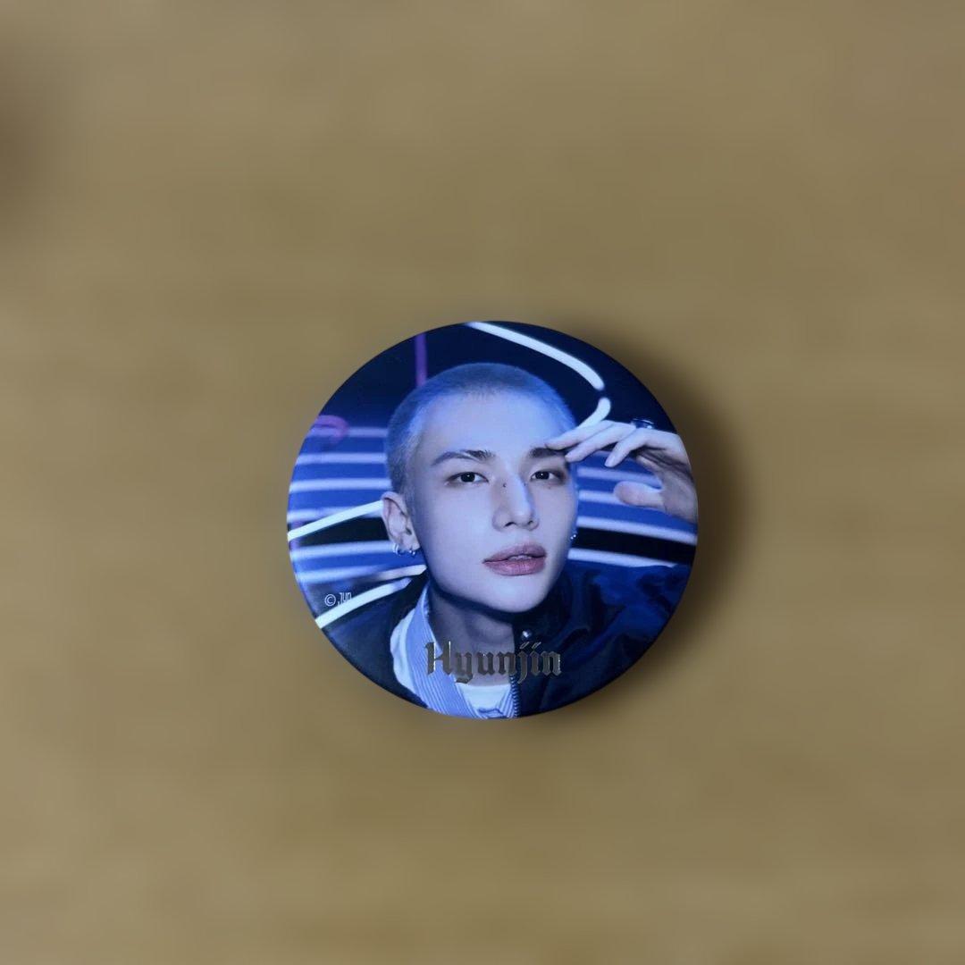 straykids スキズヒョンジン dominATE 缶バッジ - メルカリ