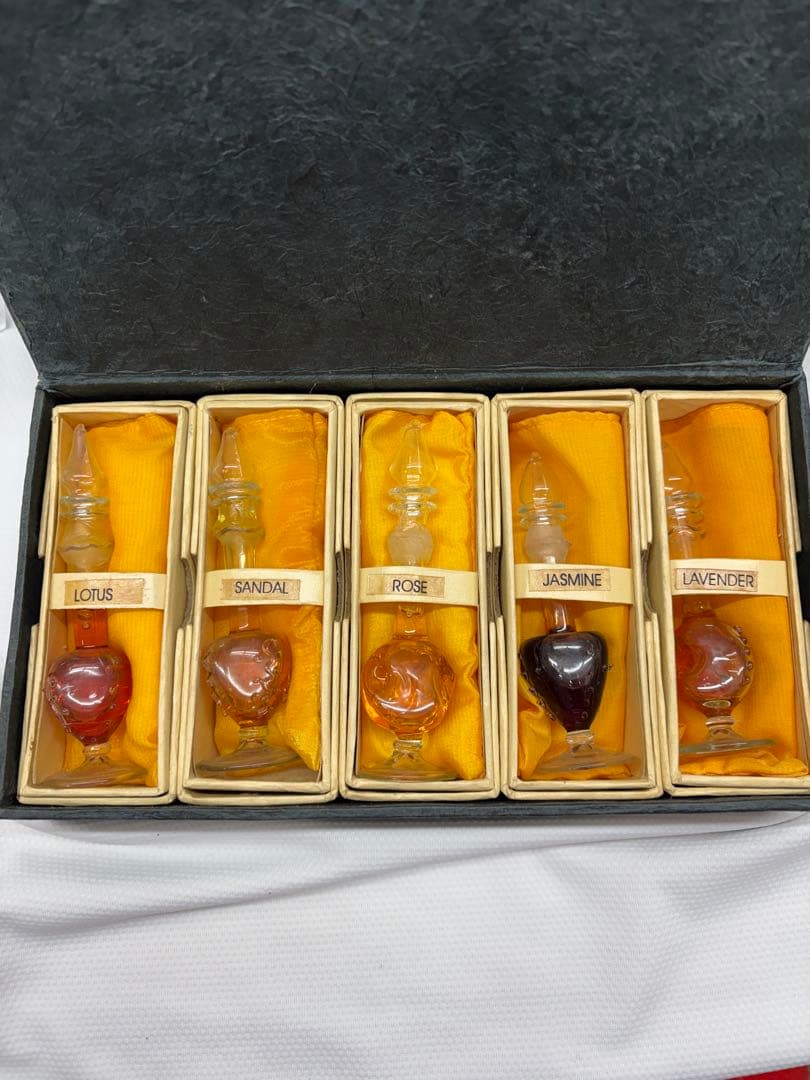5本セット 香水 ロータス サンダルウッド ローズ ジャスミン ラベンダー 12/16〜！】Goldfield & Banksよりラベンダーを主役にした新作パープル