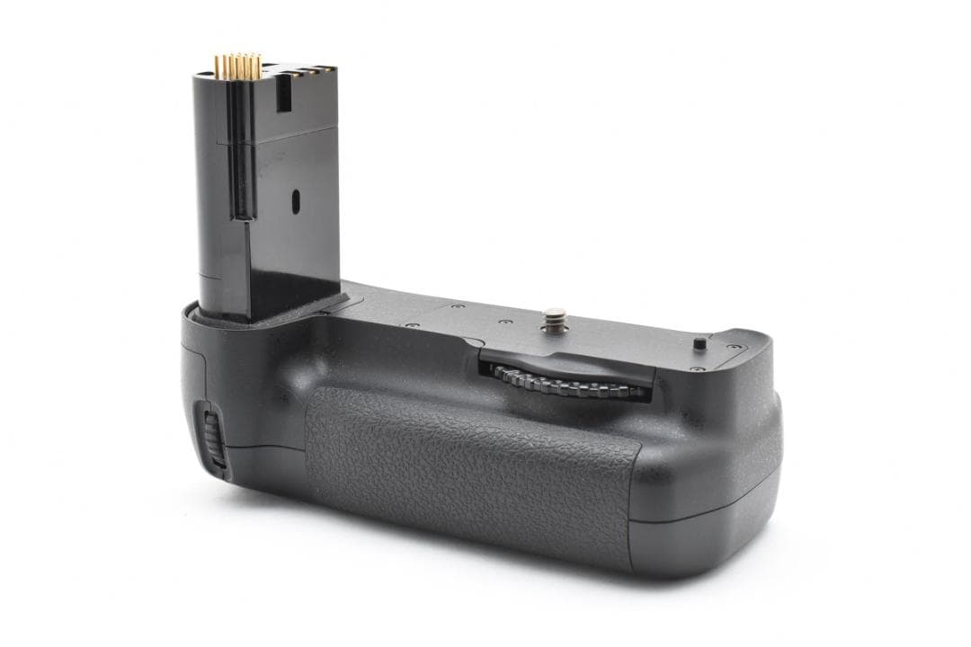 Nikon D200用バッテリーグリップ　MB-200　A008 Nikon D200用バッテリーグリップ MB-200 A008 Nikon D200用バッテリー