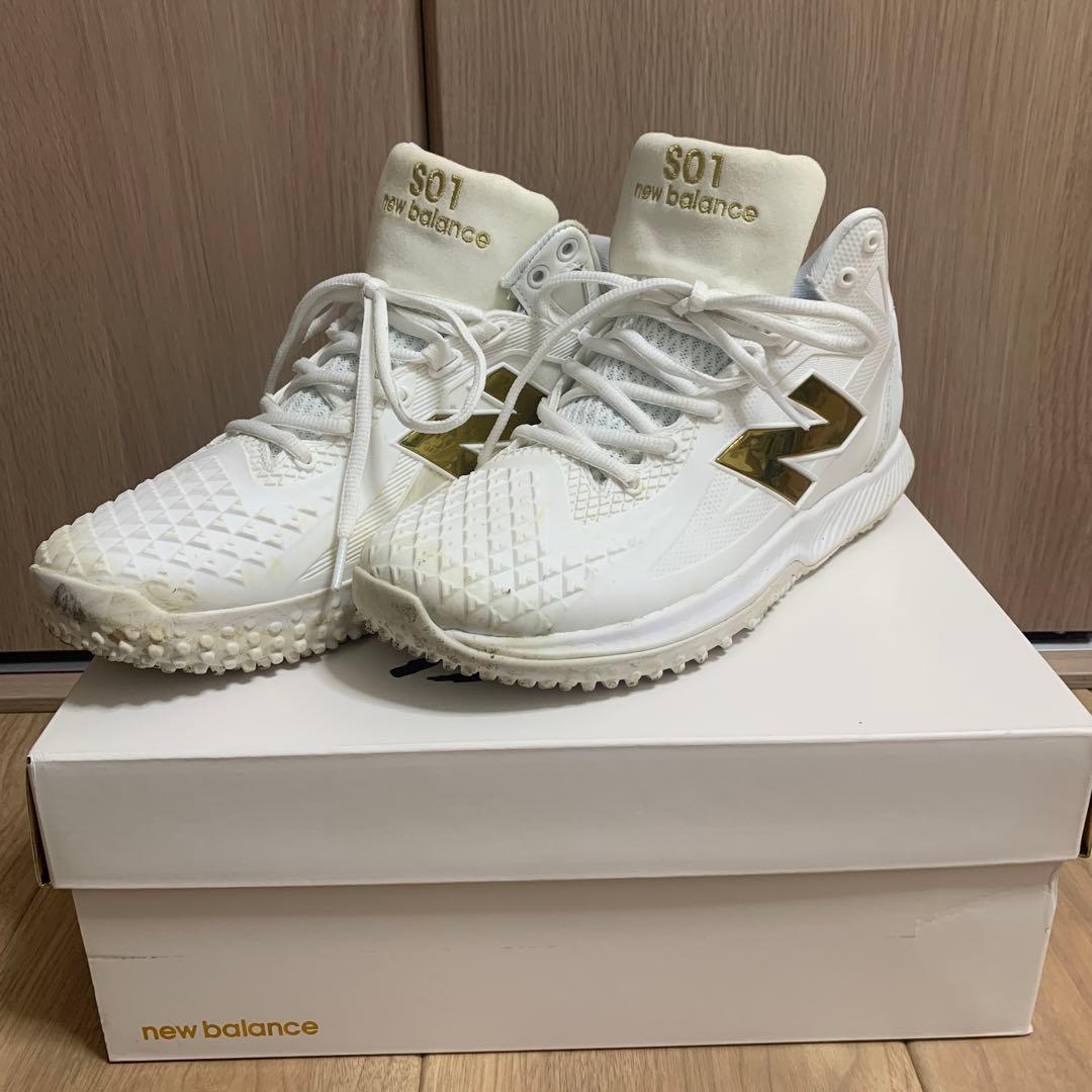 最終値下　Ohtani v1 大谷翔平 ニューバランス ホワイト ゴールド ニューバランスが初の大谷翔平選手シグネチャースパイク「Ohtani 1」を