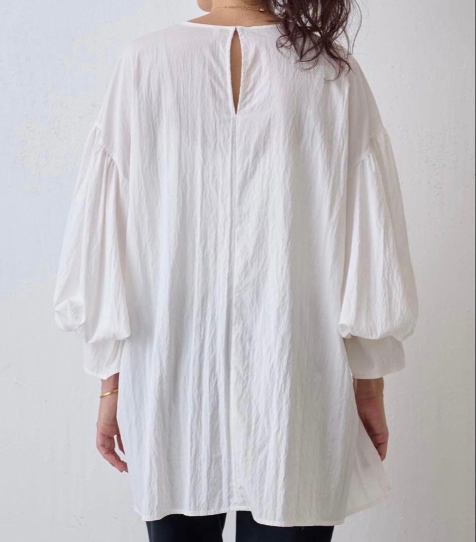 ビアズリー《LIVETART》 ギャザーカフスシャツ　白