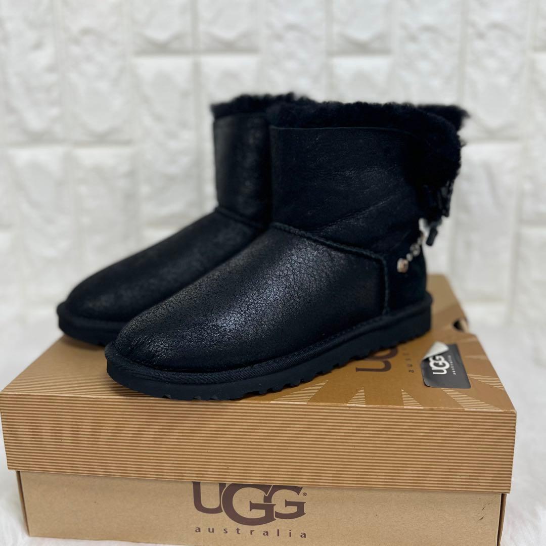 未使用♡UGG アグ スワロフスキーコラボ リボン スタッズ ムートン
