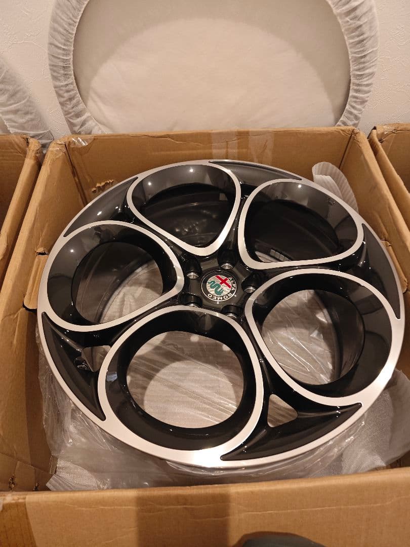 アルファロメオ ステルヴィオ 20インチ アルミホイール4本 20 X 8.5J