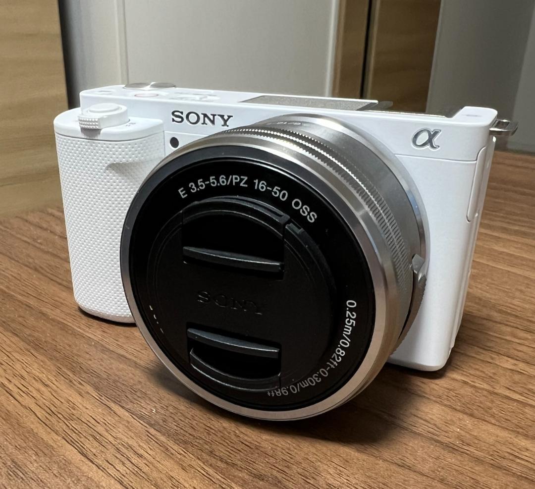 【美品】SONY ZV-E10 ホワイト ミラーレスカメラ 本体 三脚付き SONY VLOGCAM ZV-E10 ボディ [ホワイト] 価格比較 - 価格.com