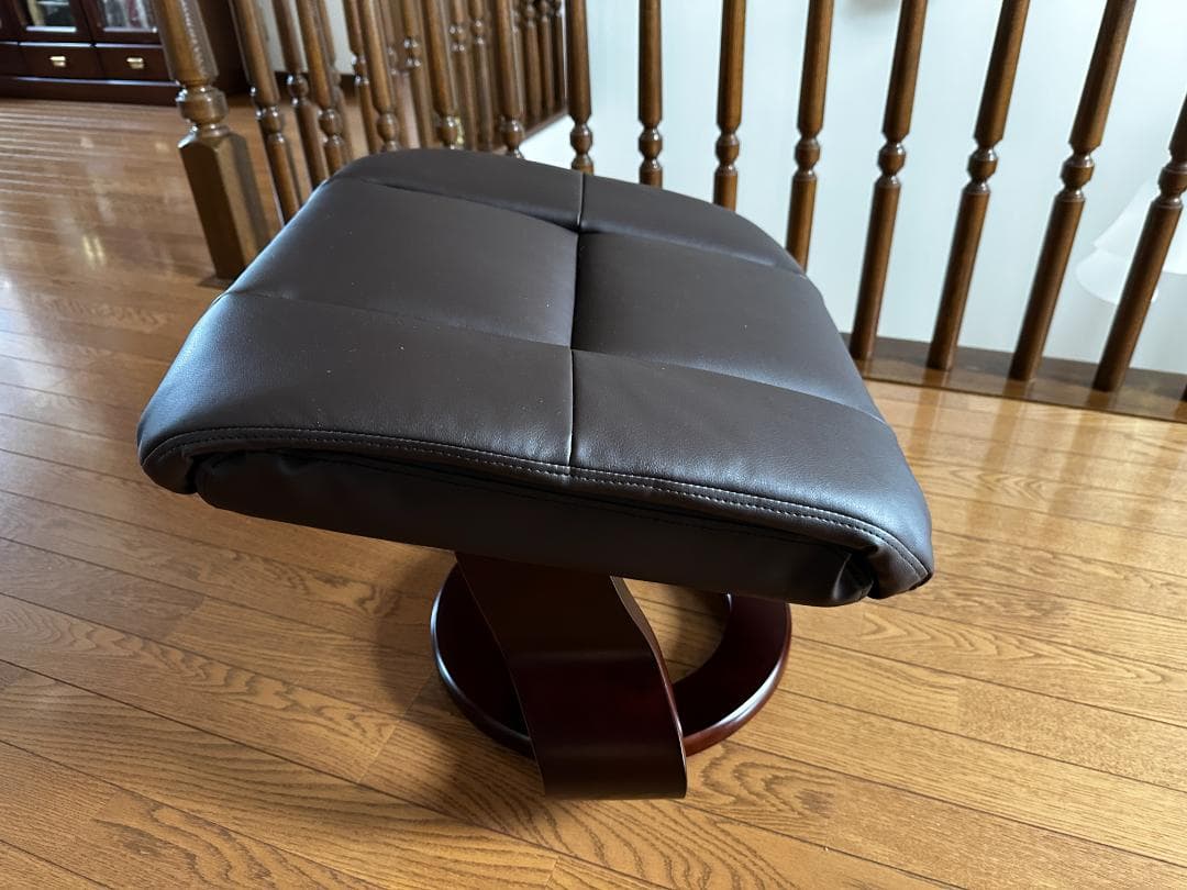 Roberto (ロベルト） ブラウン クッション付きオットマン