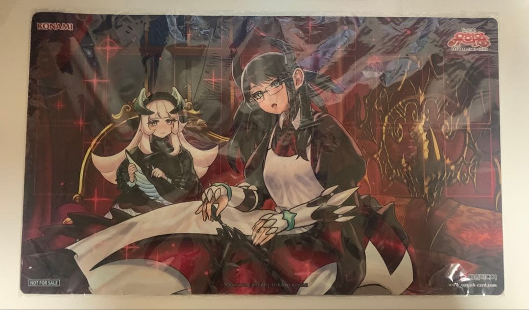 遊戯王 ドラゴンメイド・ハスキー プレイマット 絵違い 韓国 予約商品/未開封品】ドラゴンメイド・ハスキー/プレイマット - トレカ