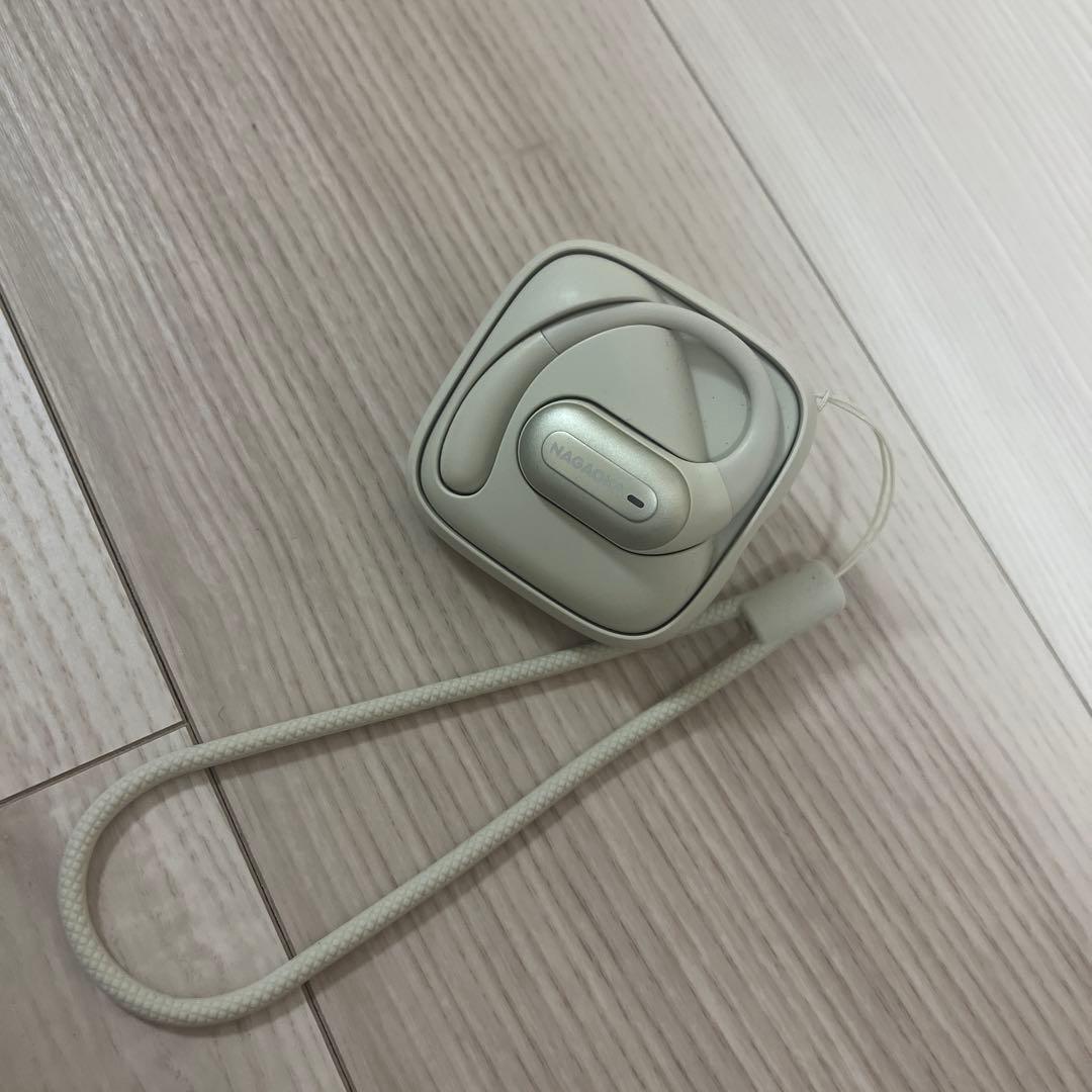 ホワイト ワイヤレスイヤホン 充電ケース付き 耳掛けイヤホン 片耳 ワイヤレスイヤホン Bluetooth 5.0 PGA 充電ケース付 ホワイト