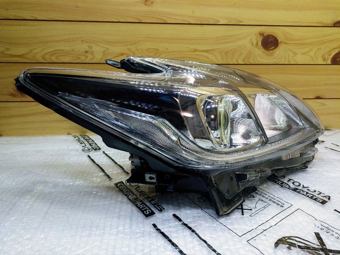 30プリウス 後期 ヘッドライト イカリング シーケンシャル ZVW30