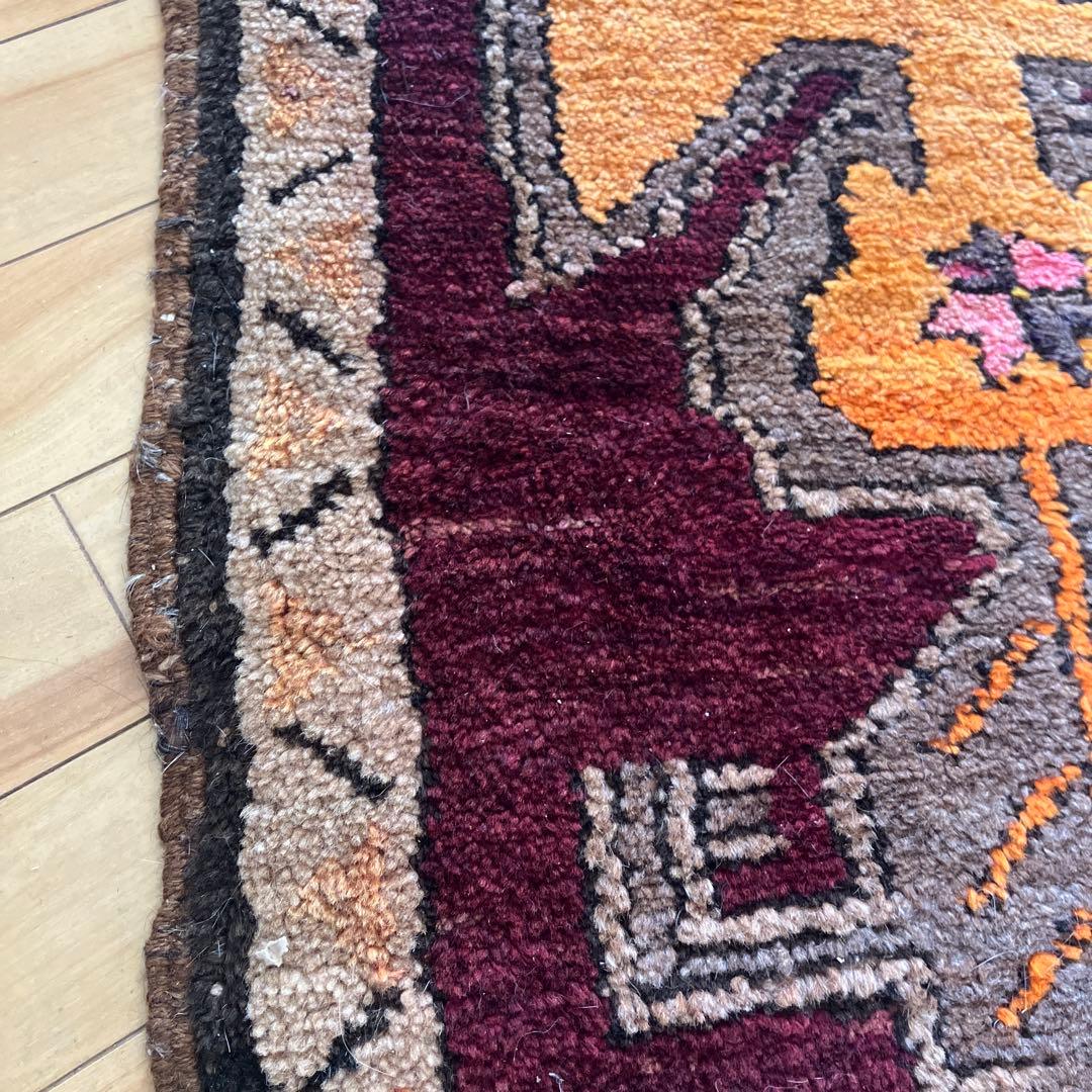 【りょう】トライバルラグ　グランピエ　115㎝×59㎝