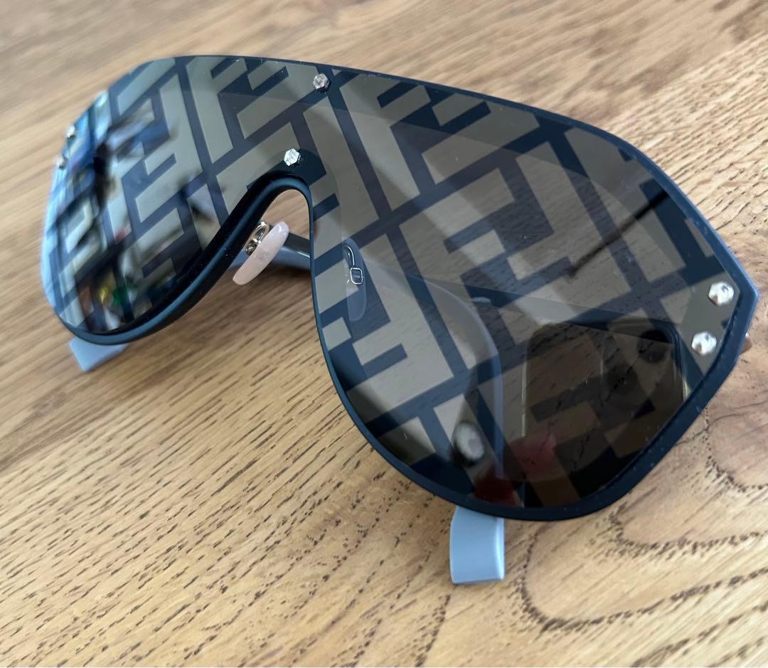 新品・未使用 FENDI フェンディ サングラス ズッカ柄 ELLY - メルカリ