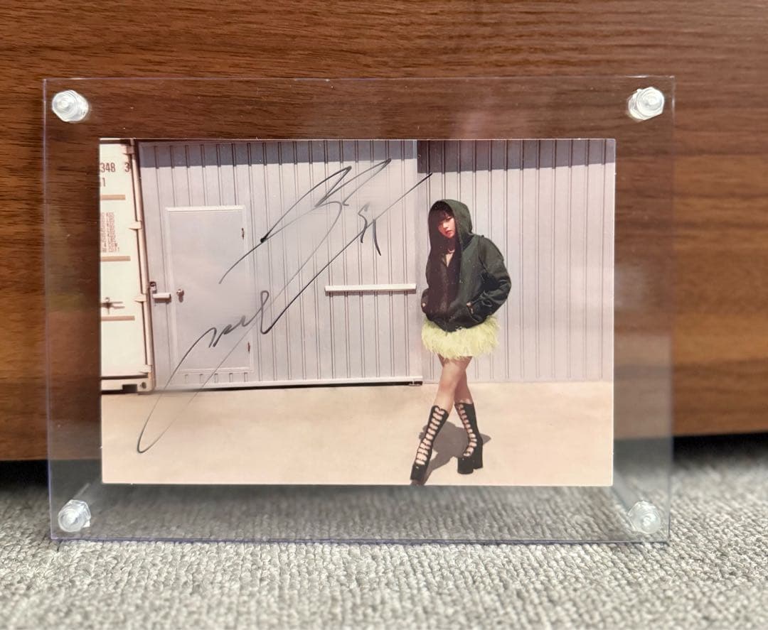 TWICE strategy ジョンヨン 直筆サイン入り ポストカード - メルカリ