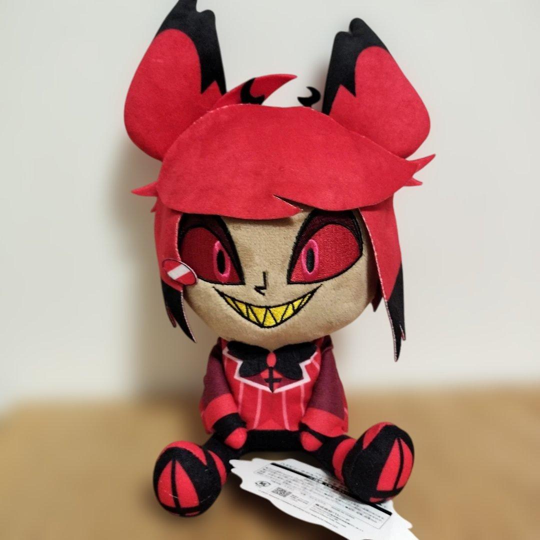 ROUND1限定 アラスター おすわりぬいぐるみ ハズビンホテルへようこそ