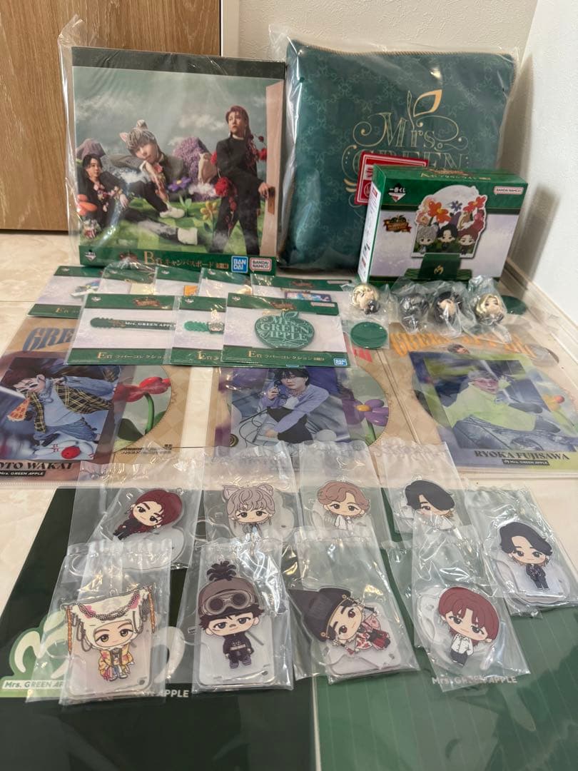 【未開封】Mrs. GREEN APPLE 一番くじABCDEF賞、ラストコンプ Mrs. GREEN APPLE」が一番くじに初登場！ミニフィギュアやブランケット