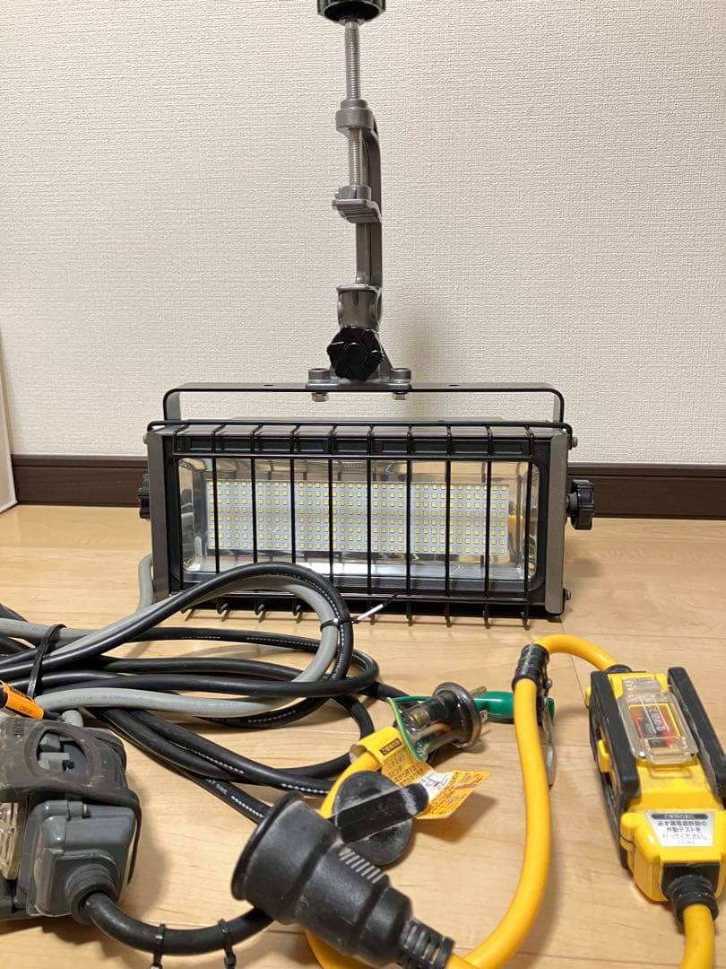 HATAYA LED投光器 Amazon.co.jp: ハタヤ (HATAYA) 照明 充電式 LED 投光器 屋外用 (防雨