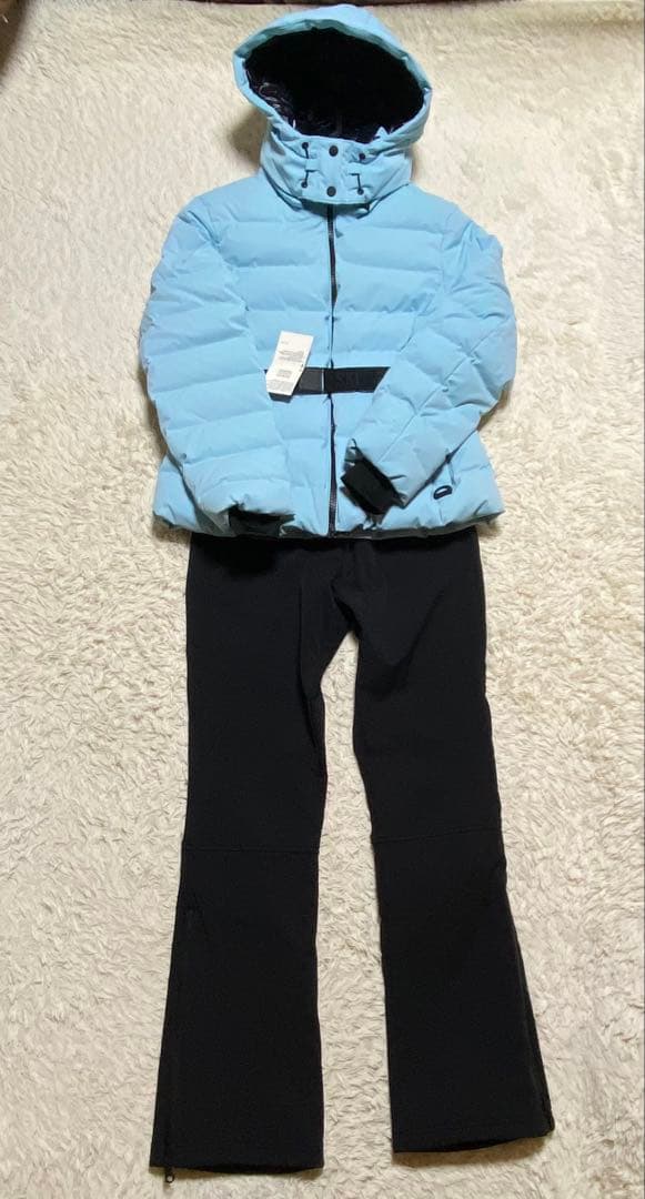 zara ski 水色ダウンジャケットと黒スキーパンツセット スキーウェア