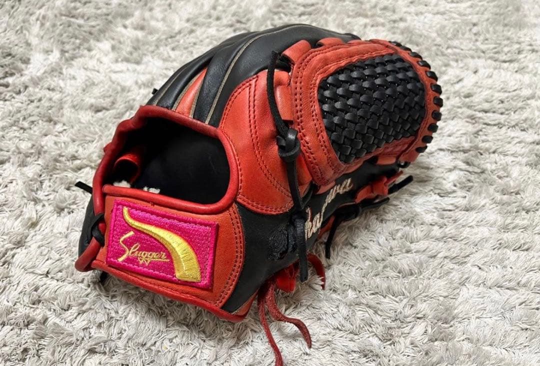 バ*チ様 Slugger 特別オーダー 軟式グローブ 赤黒 バ*チ様 Slugger 特別オーダー 軟式グローブ 赤黒 - グローブ最高 の