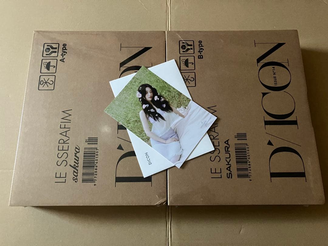 【新品未開封】LE SSERAFIM DICON N14 A／B　サクラ jp.ktown4u.com : DICON ISSUE N°14 : LE SSERAFIM PURENESS A-type