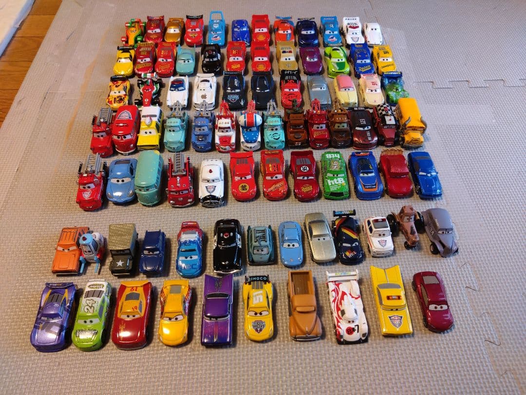 カーズ 84台 トミカまとめ売り 専用収納ケース付き 廃盤レアあり