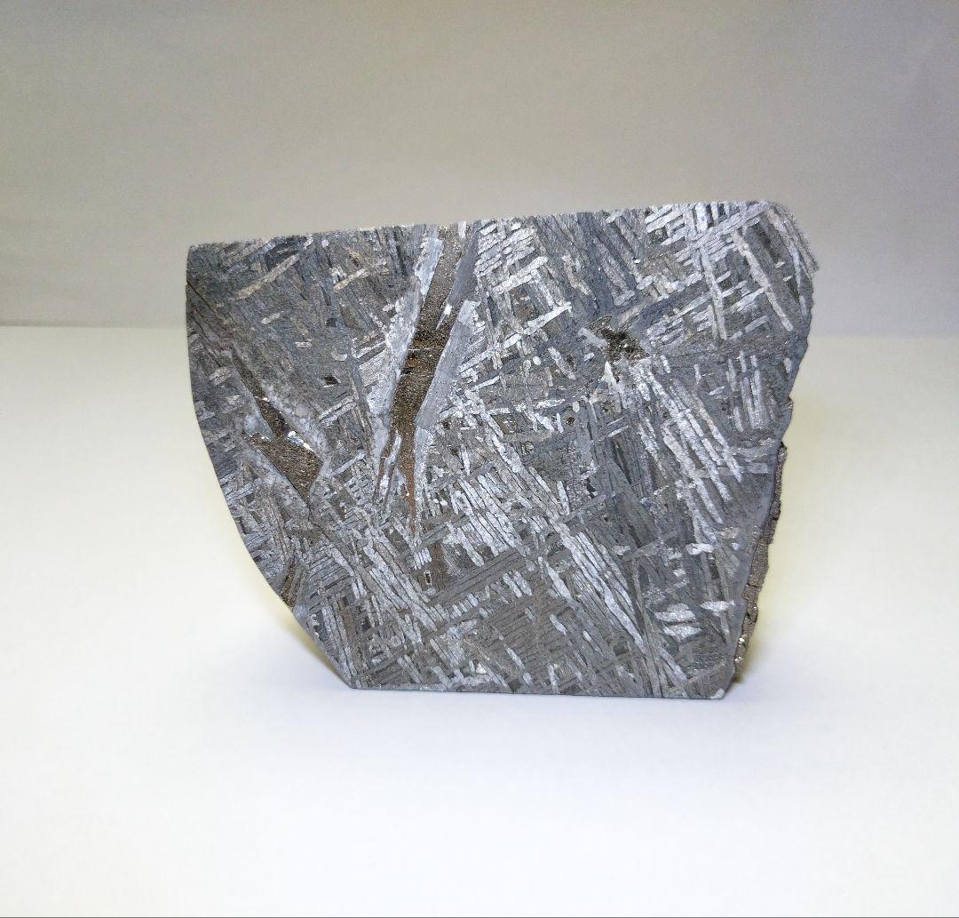 アルタイ隕石 737g 標本 鉄隕石 〈検索ワード ギベオン イミラック