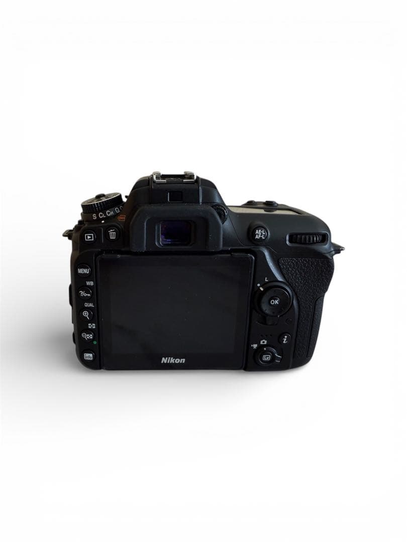 美品　ニコン　Nikon D7500 ボディ 《S数3879回》