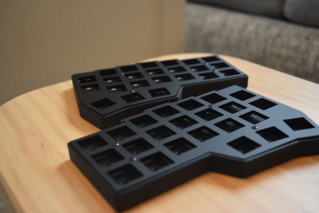 corne v4 cherry マットブラック　ベアボーン　TRRSケーブル付き Corne V4 Cherry