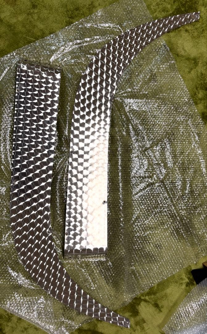 UD クオン/ パーフェクトクオン ステンレス ウロコ柄 左右セット