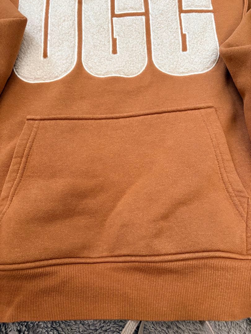 《美品》UGG ロゴ フードパーカー XS